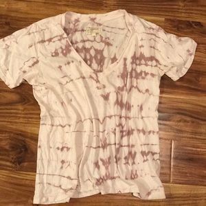 V-neck shirt, size 0 (fits like S)